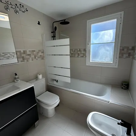 Διαμέρισμα Holidays & Ii, 3 Habitaciones, Piscinas ,150 Metros Playa Benalmádena